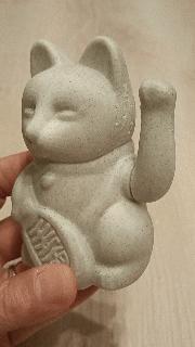 DYNAMIC MANEKI-NEKO