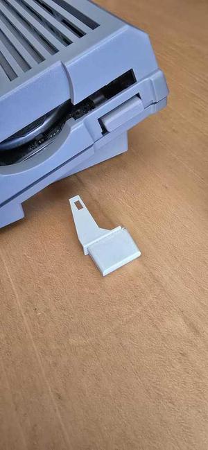 Amiga 1200 Panasonic JU-257A516P Eject button