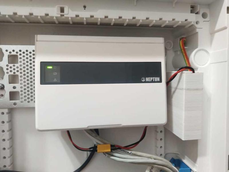 Box for 3x 18650 batteries for ABB UK600 media enclosure