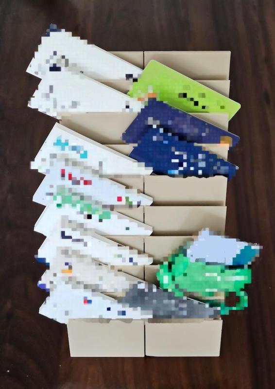Dumb name card display tower