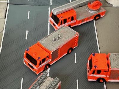 Fire Engine 12 - Pump water tender (z-scale)