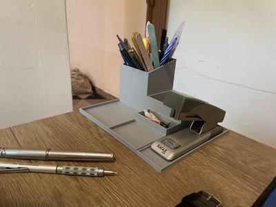 Suporte para canetas / grampeador / post-it / clipes
