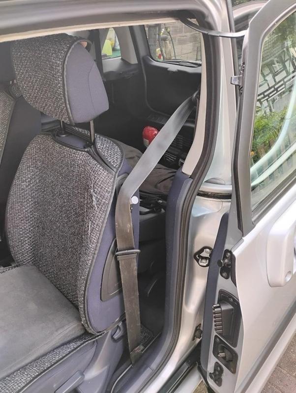 Peugeot 1007 Gurt Fänger