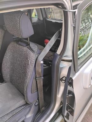Peugeot 1007 Gurt Fänger