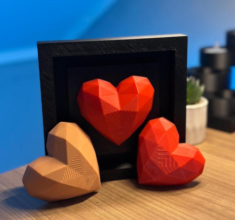 Valentine's day 3D Low Poly Heart With Frame