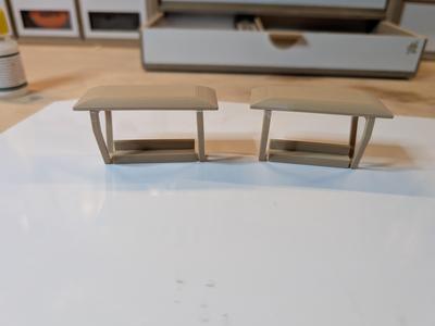 H0 Scale double busstop with roof, supports and benches