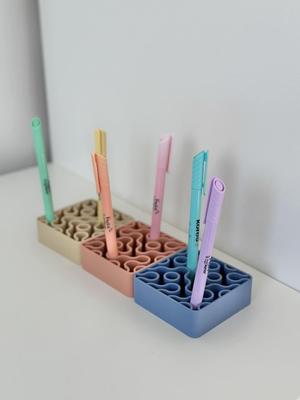 FLOOPS pen holder