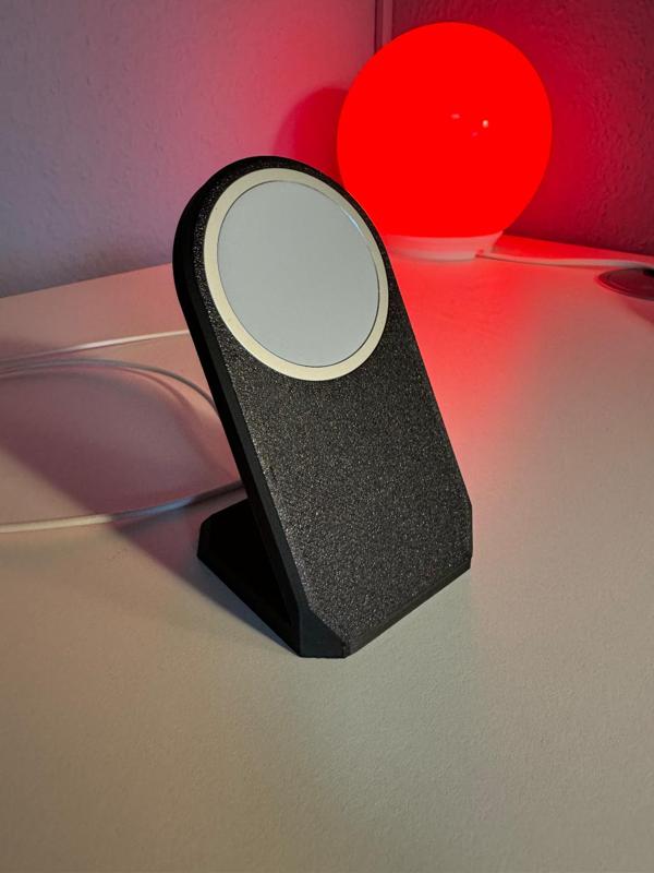 iPhone Magsafe Stand