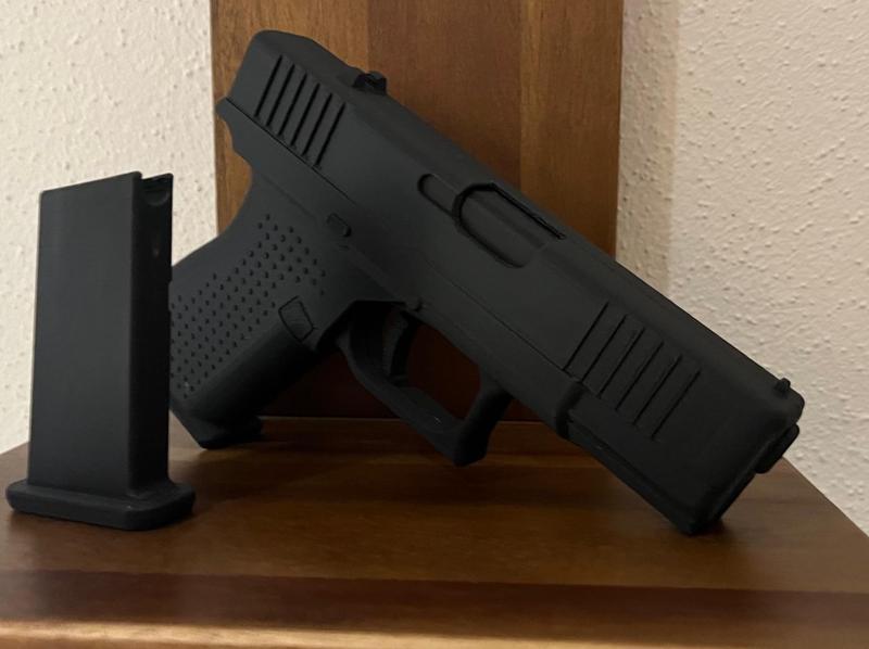 Glock 19 V4 movable trigger and Slide
