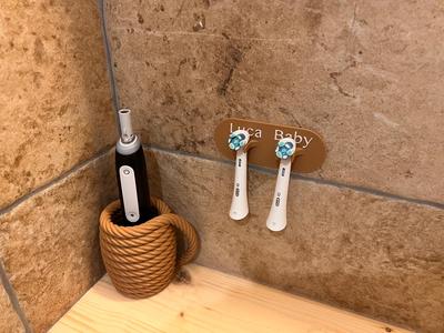 Oral B IO toothbrush heads holder