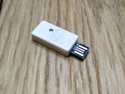 nRF52840 Dongle case with Button accessible