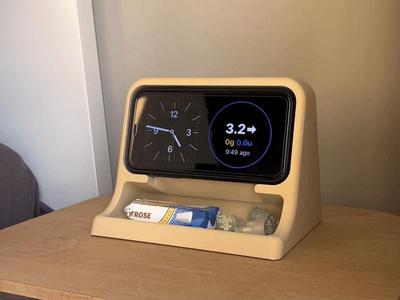 iPhone 11 (+ case) Dock with Re-Load charger