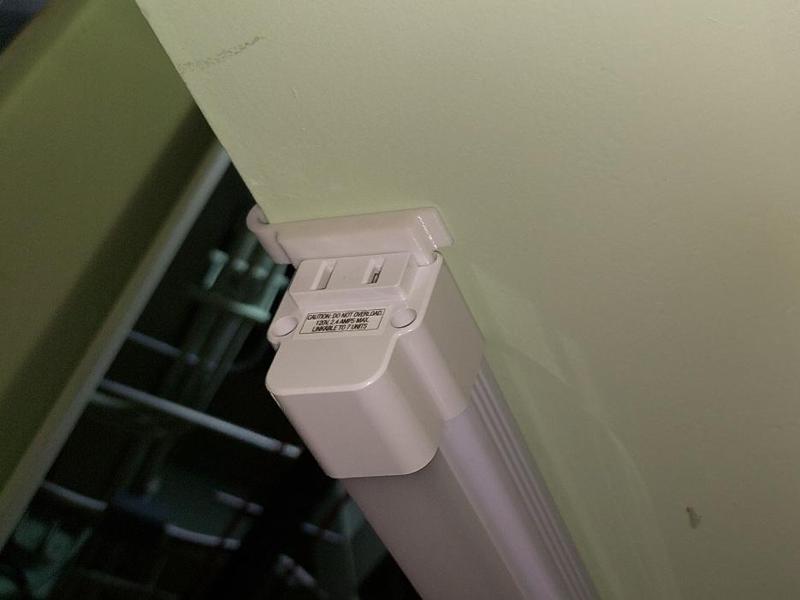 Flush-mount clip for Costco/Feit Electric shoplights