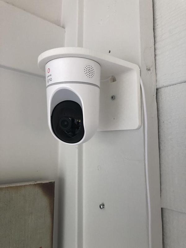Eufy Security Indoor Camera E220 Vertical Wall Mount (compatible with all Eufy pan/tilt cameras)