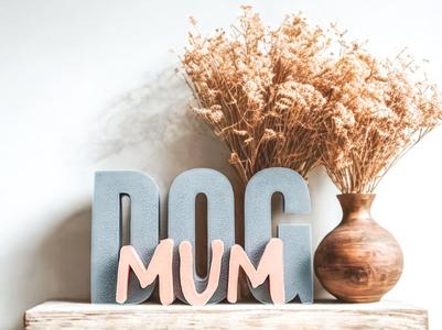 DOG MUM lettering
