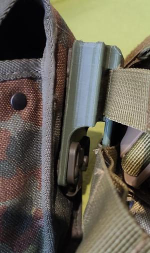 (BW) Lochkoppel zu Molle Adapter