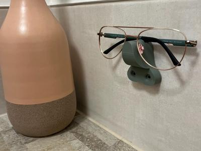 Wall mount: Tired of searching for your glasses?