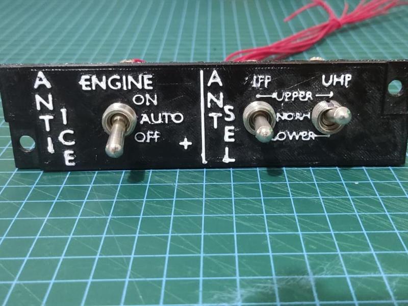 F16C "Viper" ANTI ICE/ ANT SEL right side panel
