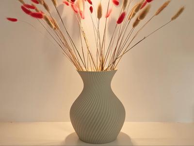 Twisted Rib Vase – Elegant 3D Printed Curved Decor