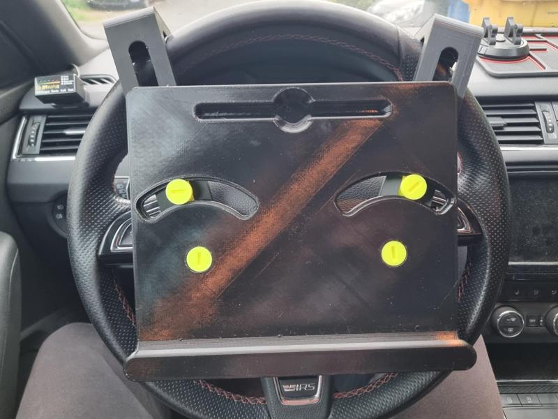 Tablet holder | On the steering wheel
