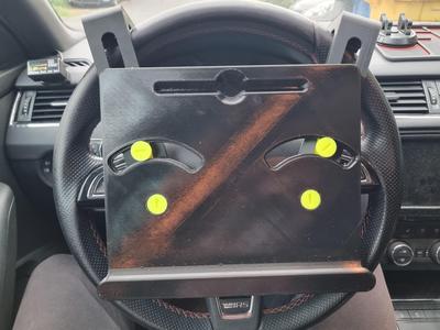 Tablet holder | On the steering wheel