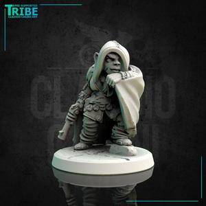 (0156) Male halfling hobbit rogue thief assassin with cape and knives