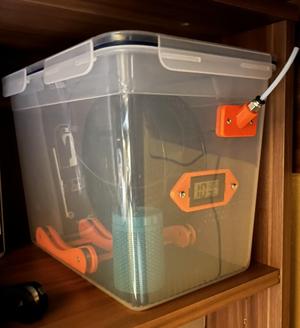 Dry box