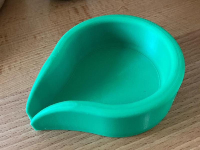 Mixing cup, measuring cup