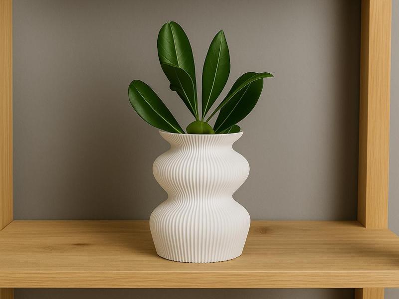 The Primula Vase - A Botany Chic Creation