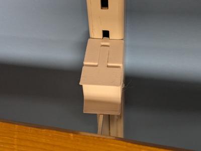 Knape & Vogt Shelf Stabilizers