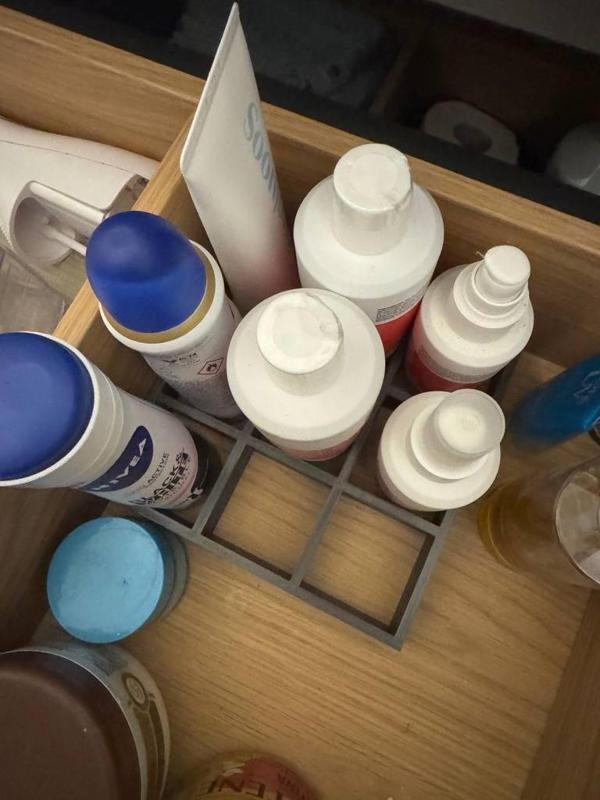 Bathroom stuff holder