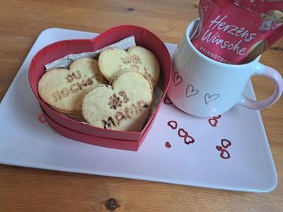 :GERMAN: Cookie Cutter + Stamps for Mom ~ Keksausstecher für Mama