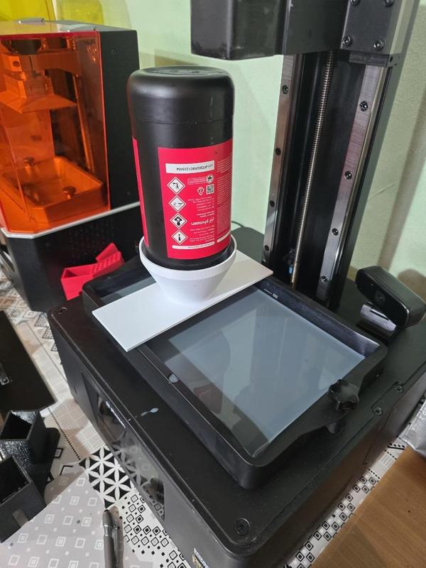 For a better dump of the resin bottle in the vat