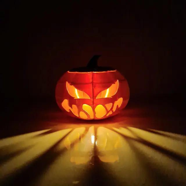 Pumpkin electric tealight holder