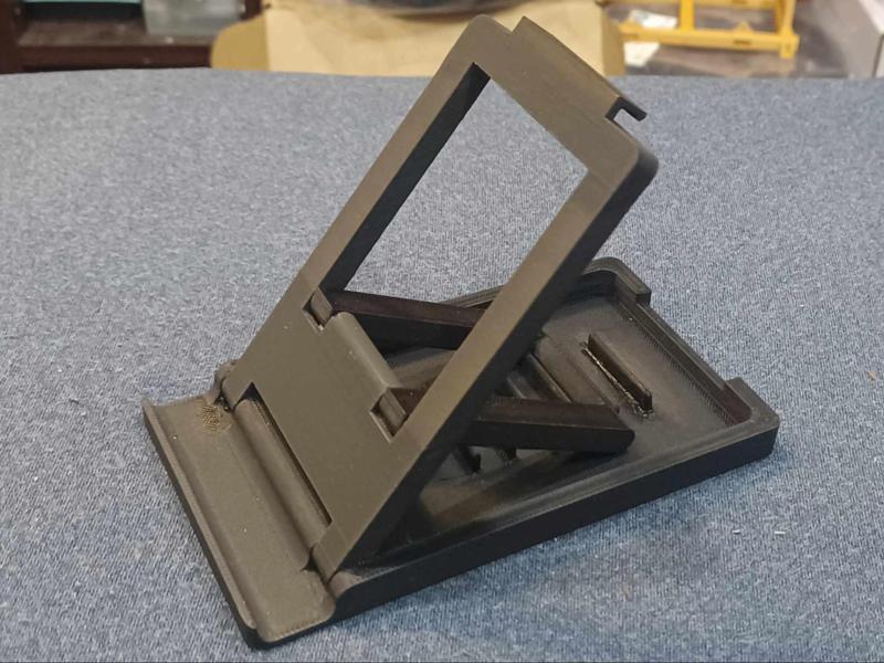 Portable phone stand (Print in Place)