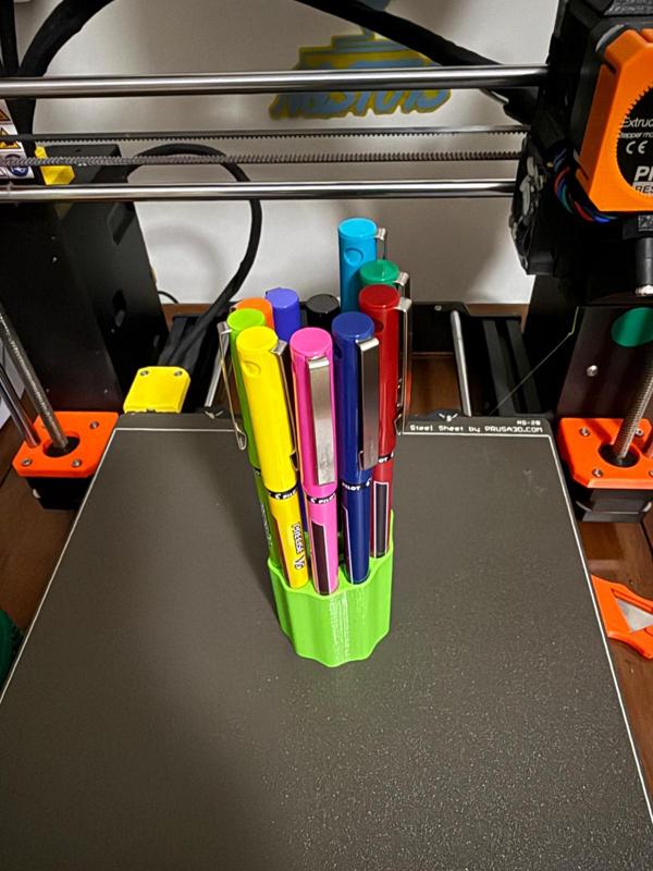 Pilot V5 Pen Holder