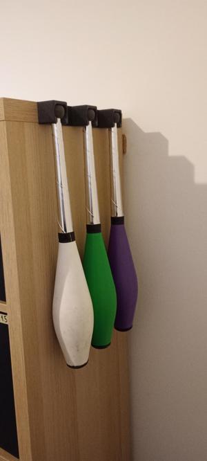 Juggling pins/clubs holder