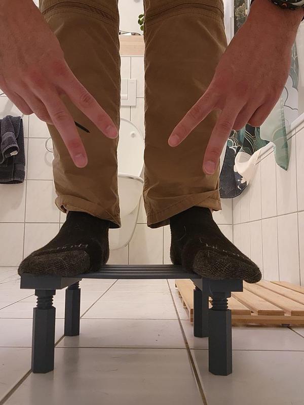 Adjustable Height Shelf - Toolless Assembly