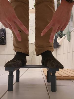 Adjustable Height Shelf - Toolless Assembly