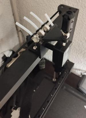 Top guide with support for 4 filaments