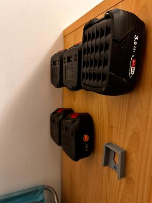 Bosch 18 V (Power for All) - wall mount