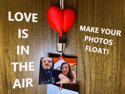 Romantic hot air balloon photo holder