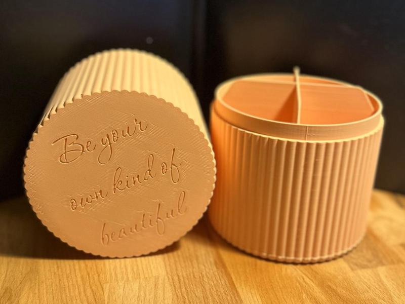 Make up brush container