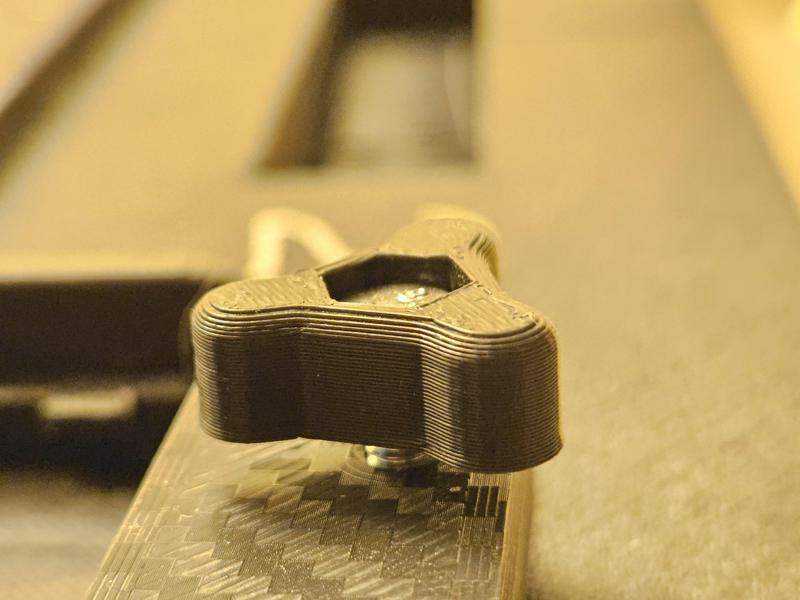 M4 Thumbnut, 3 arms