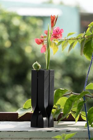 Twisted cube Vase | Modern vase for dried flowers | STL File