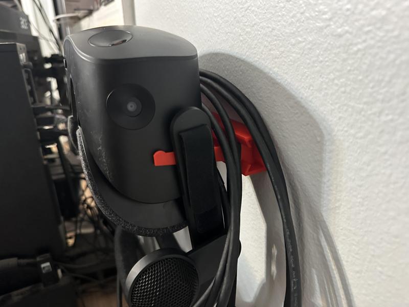 VR Headset Wall Mount
