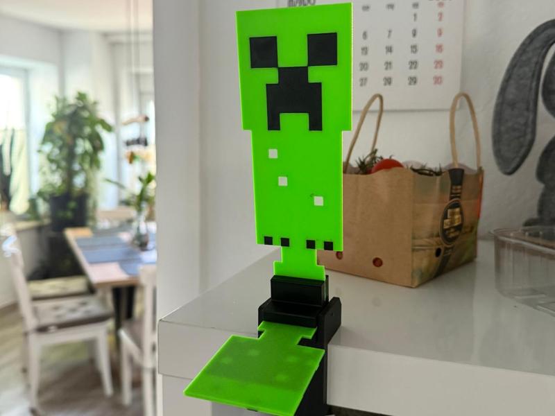 Screw-on Nerf Mount and Minecraft Creeper 