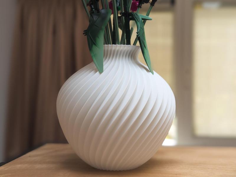 Large Vase 03 | With Brick Flower Holder