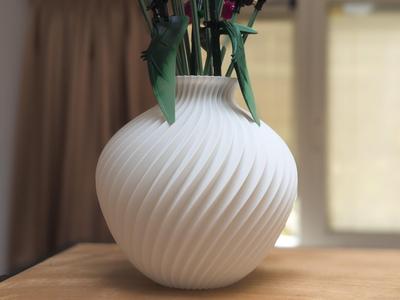 Large Vase 03 | With Brick Flower Holder