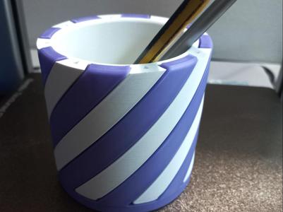 Dual color - dual function "impossible box / vase"